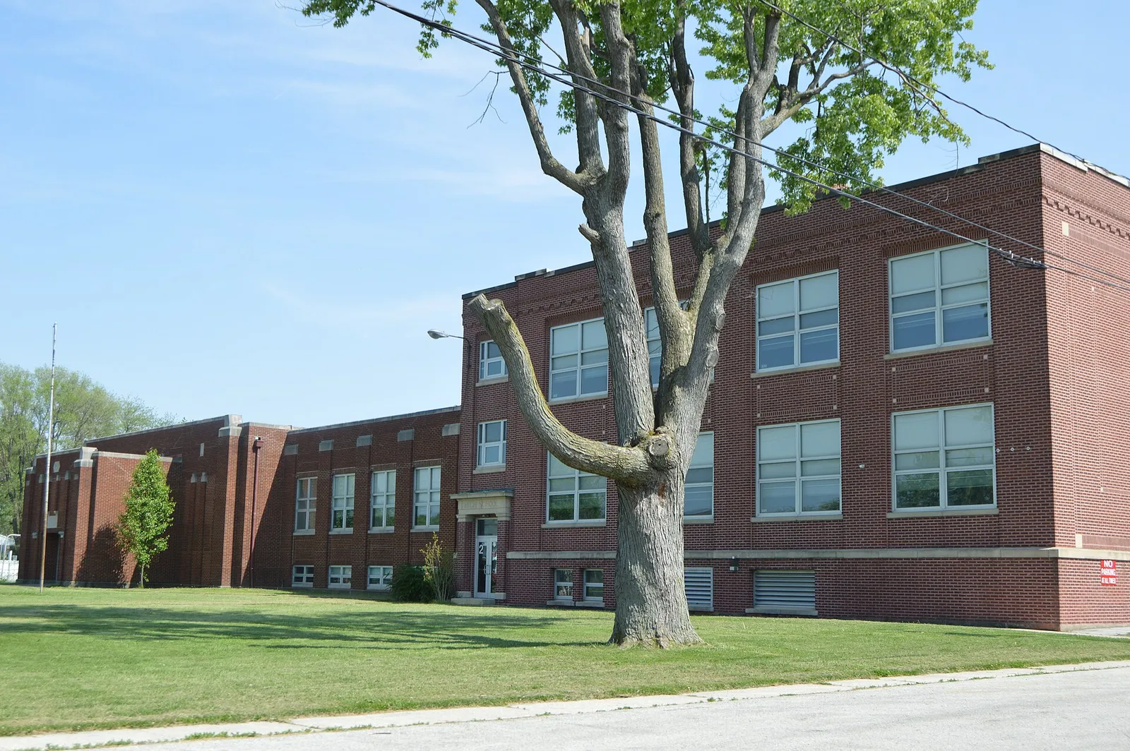 Walbridge former high school.