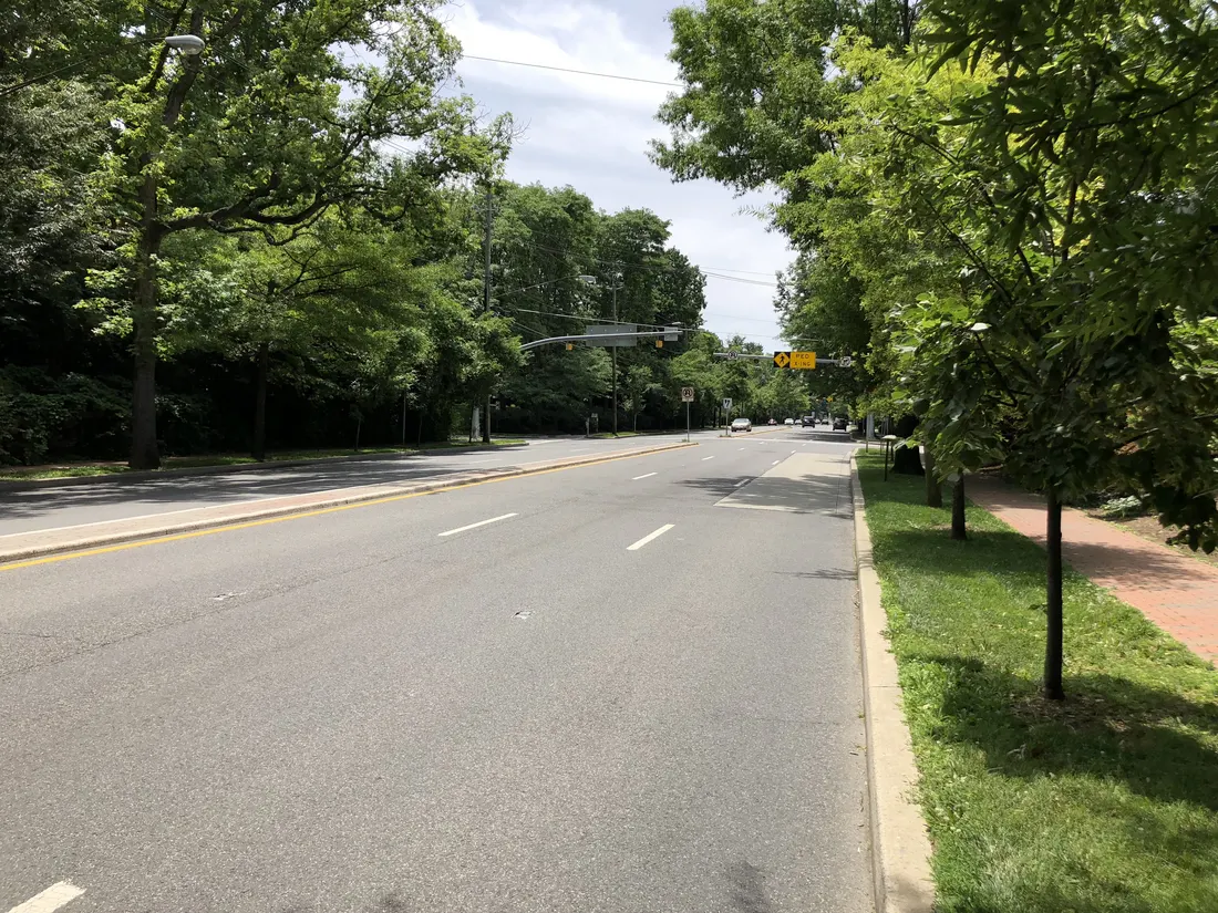 View south along Maryland State Route 185 (Connecticut Avenue) at Melrose Street in Chevy Chase Village, Montgomery County, Maryland