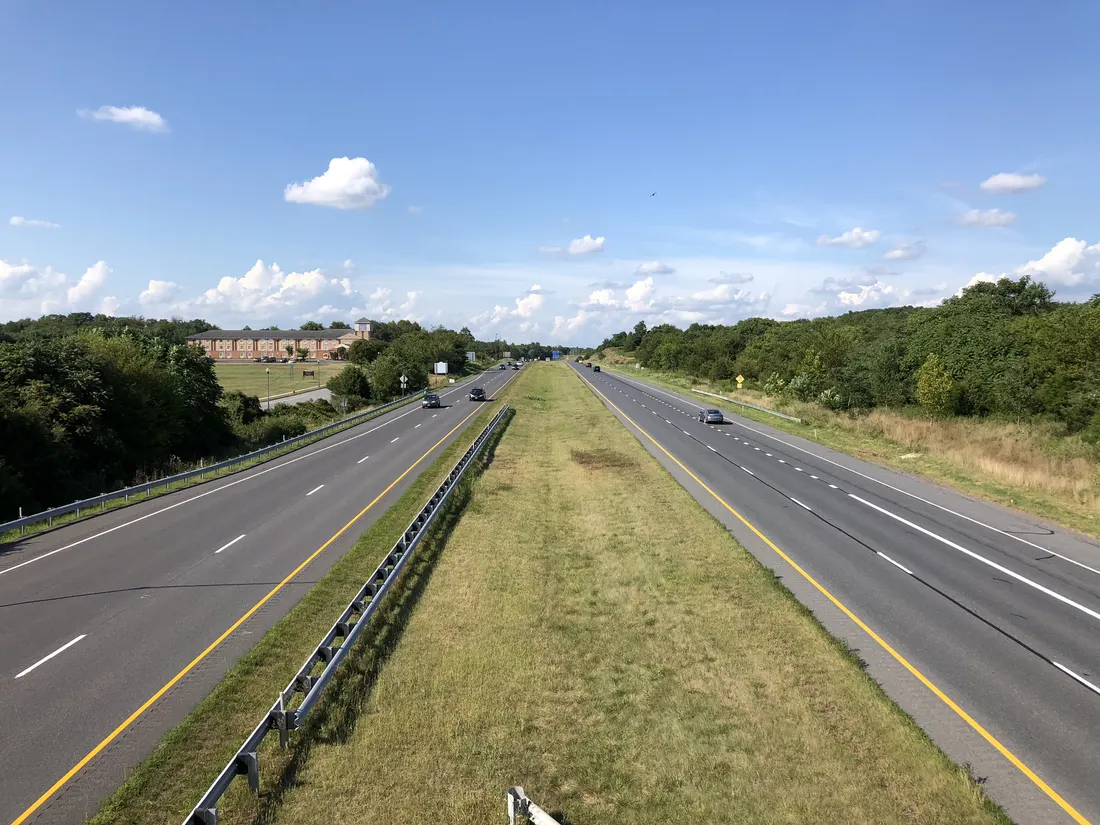View north along U.S. Route 15 (Catoctin Mountain Highway) from the overpass for Maryland State Route 140 (Taneytown Pike) in Emmitsburg, Frederick County, Maryland