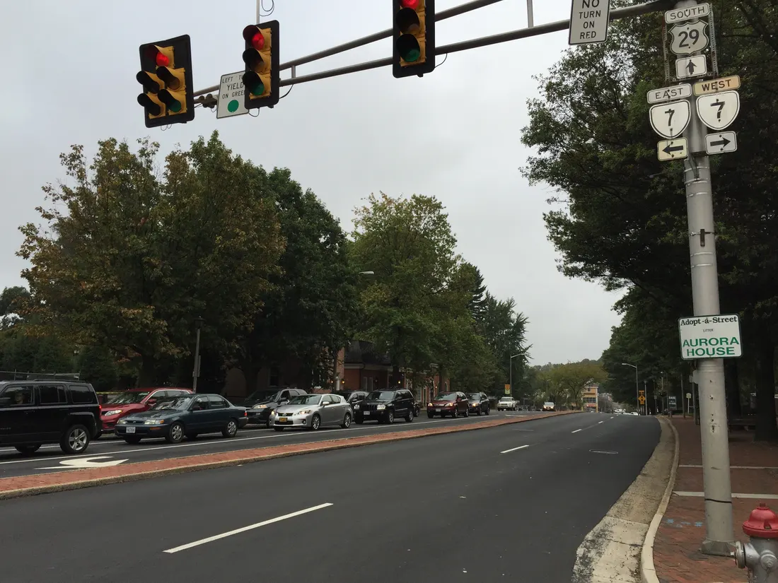View south along U.S. Route 29 and west along Virginia State Route 237 (Washington Street) at Virginia State Route 7 (Broad Street) in Falls Church, Virginia