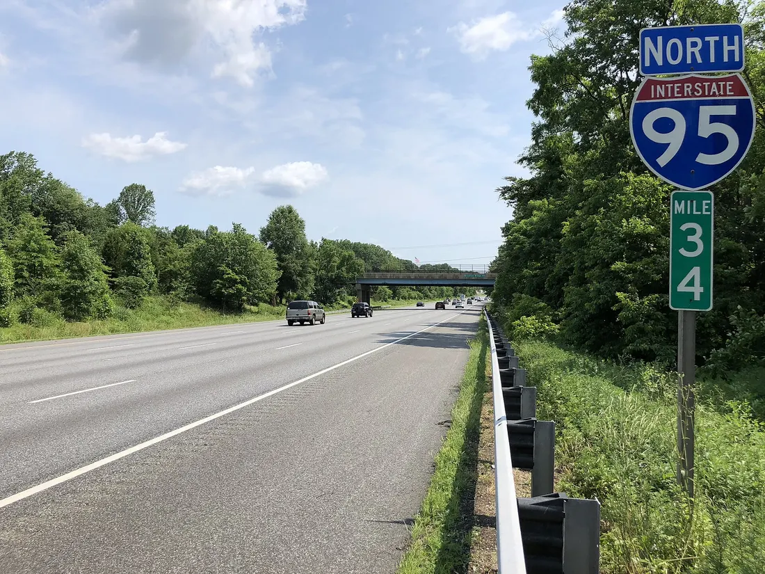 View north along Interstate 95 just north of Exit 33 in Laurel, Prince George's County, Maryland