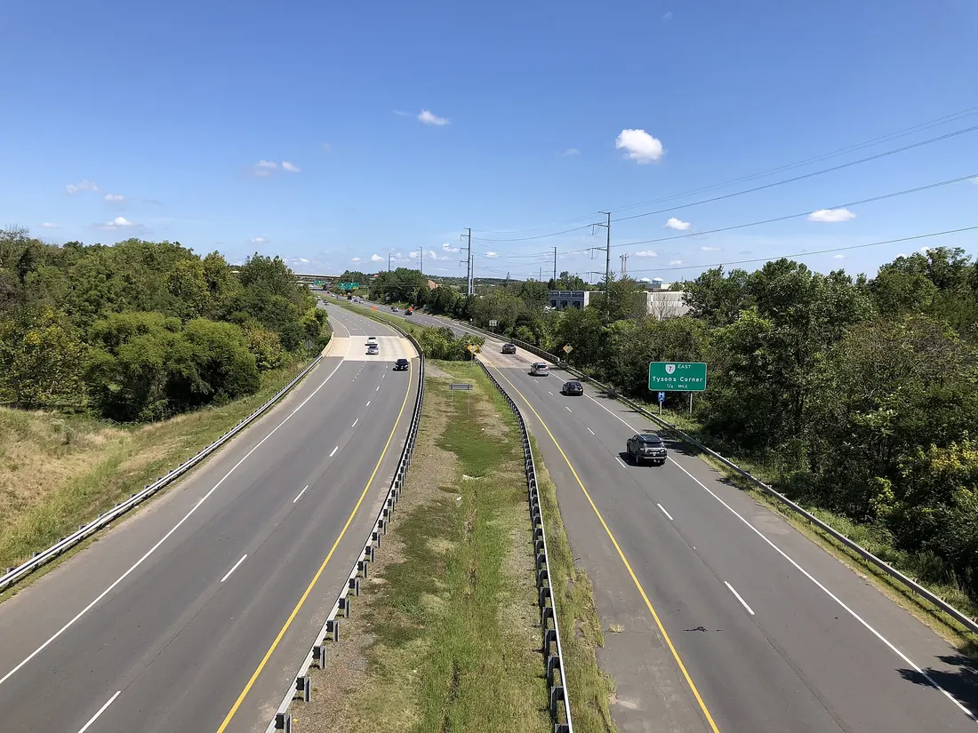 View north along U.S. Route 15 and east along Virginia State Route 7 (Leesburg Bypass) from the overpass for Sycolin Road Southeast in Leesburg, Loudoun County, Virginia