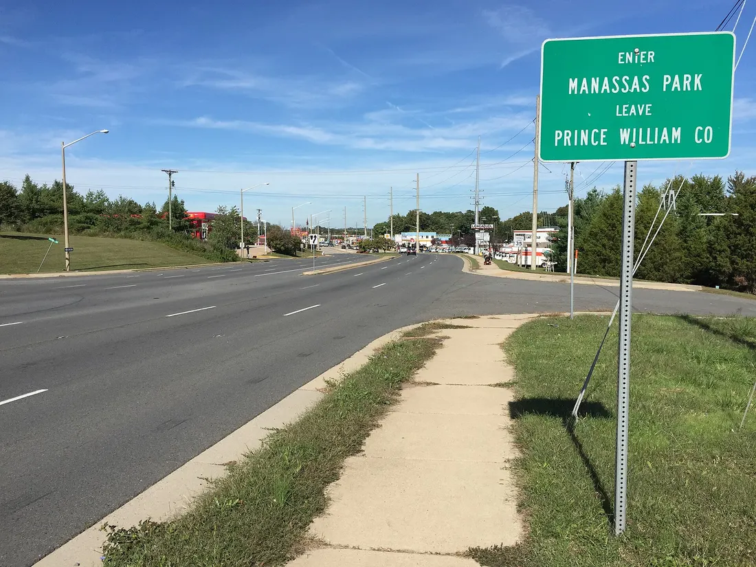 View north along Virginia State Route 28 (Centreville Road) at Conner Drive, entering Manassas Park, Virginia from Buckhall, Prince William County, Virginia