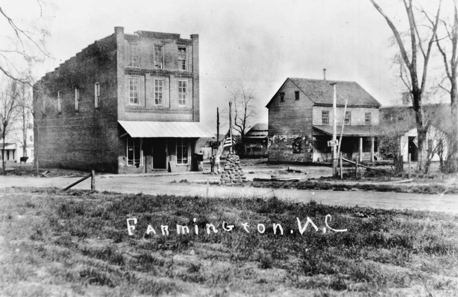 Historic Farmington Crossroads stores