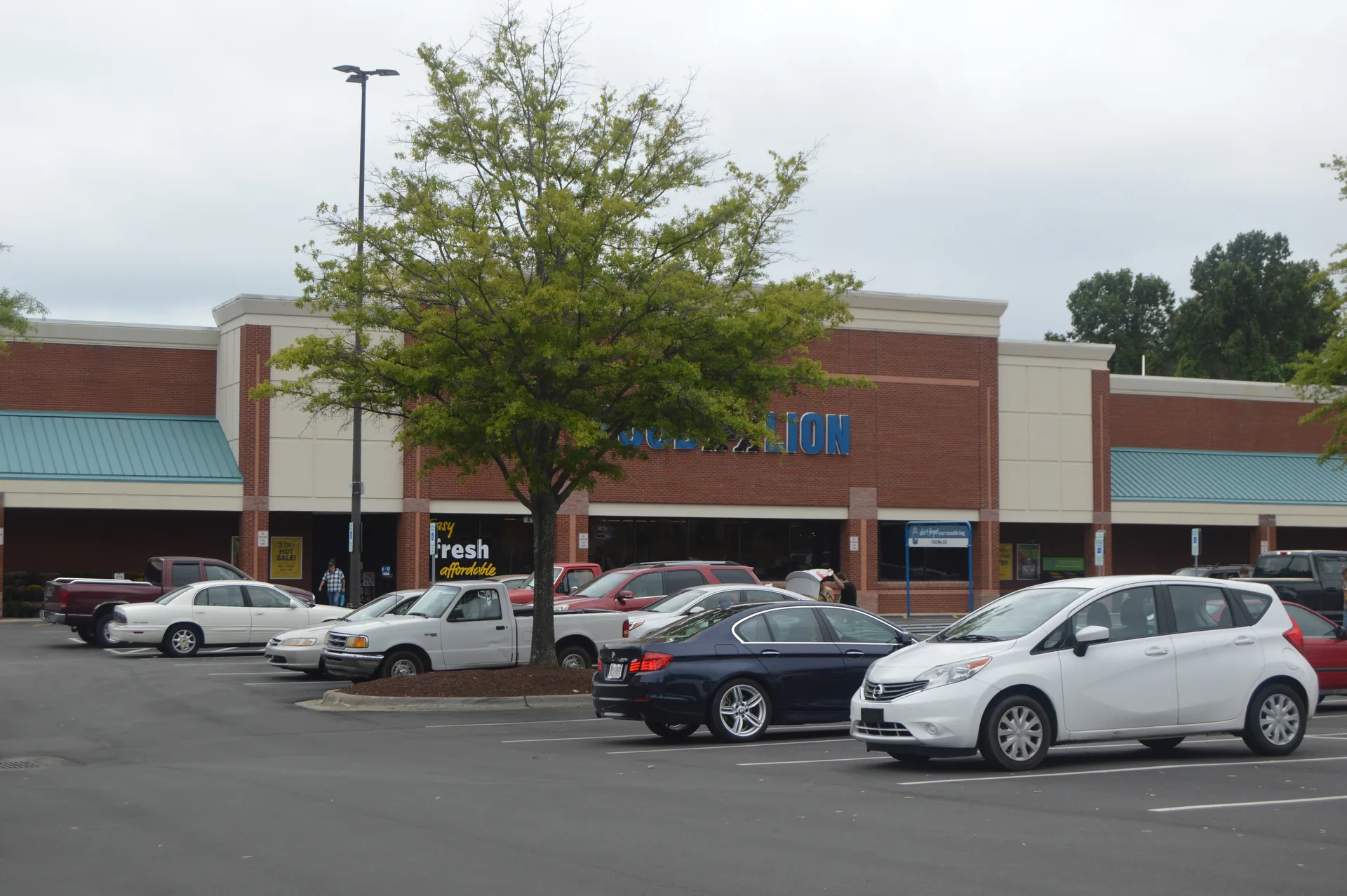 Food Lion storefront on Forest Hill Rd.