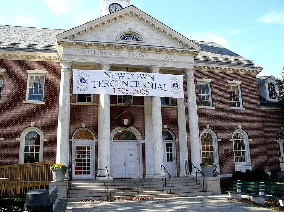 Edmond Town Hall in Newtown